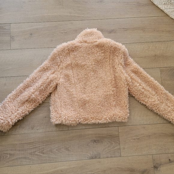 BLANKNYC Size Small Curly Faux Fleece Chubby Coat Color Champagne & OJ - Picture 11 of 11